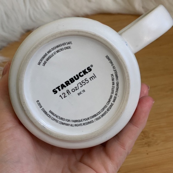 Starbucks | Holiday 2018 Christmas Holly Berries Ceramic Coffee Mug 12 Oz - Picture 10 of 11